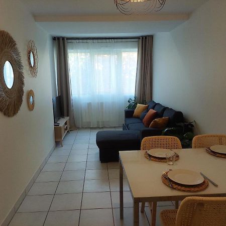Apt Lyon Flachet Villeurbanne Luaran gambar